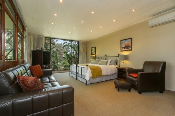 Hotel 18 Burlington B&B and Conference Venue (Newlands)